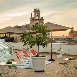 Santa Paula Pool & Luxury Sevilla